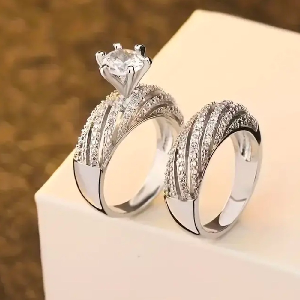 2PCS Wedding, Engagement Ring, Band Ring Set Simulated Diamond silver tone ring